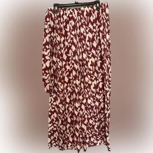 Super cute, never worn, wide leg pants. Just too big for me!